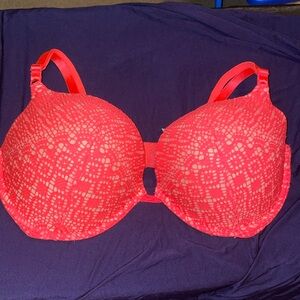 Victoria secret push up bra in EUC size 38DD